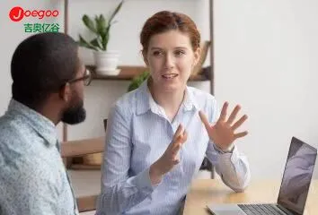 Thaise klanten kiezen voor onze automaat voor kleine autowasbenodigdheden