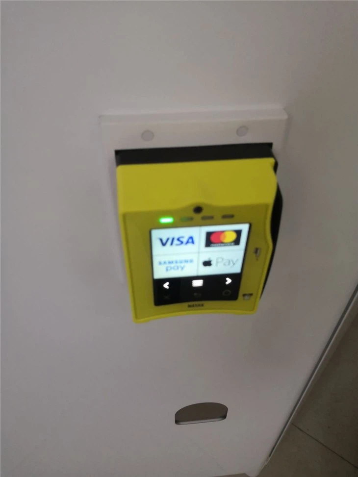 Combo Vending Machine With Card Reader